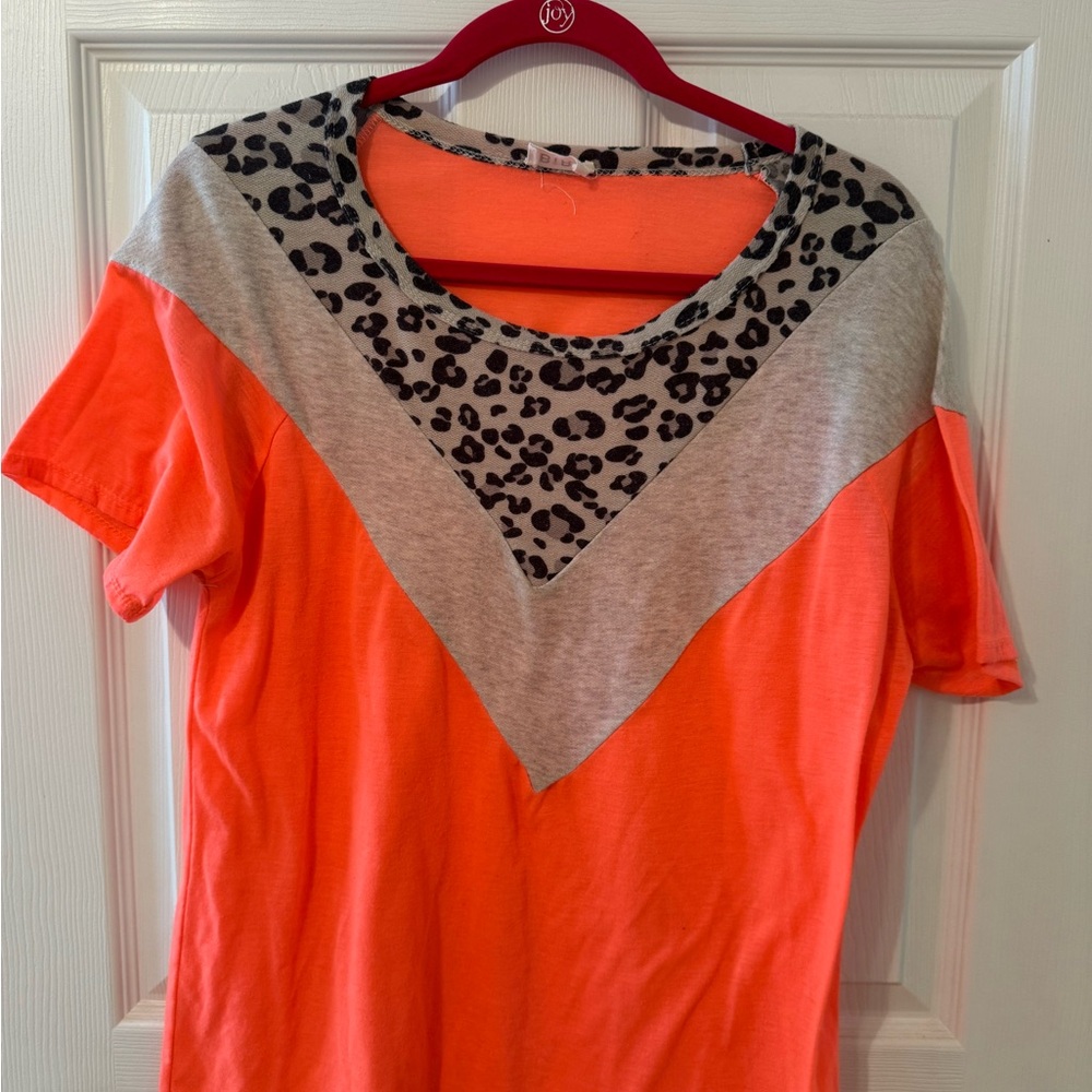 BiBi Orange and Gray Leopard Accent Tee